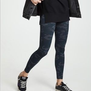 SPANX Seamless Camo Leggings Size L